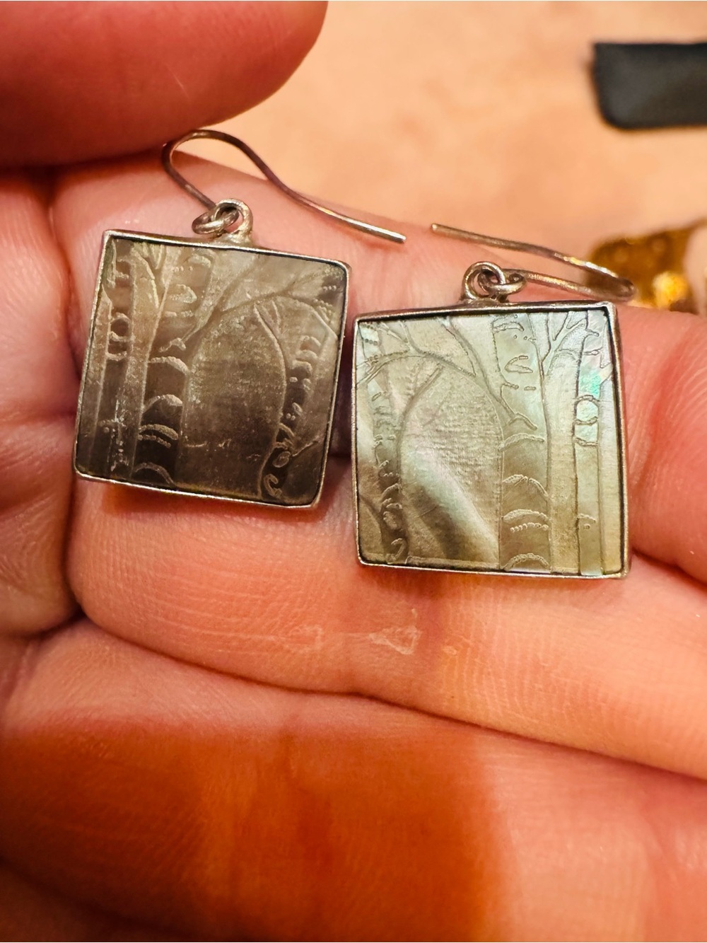 Rare Vintage Pastel MOP Earrings - Picture 2 of 6